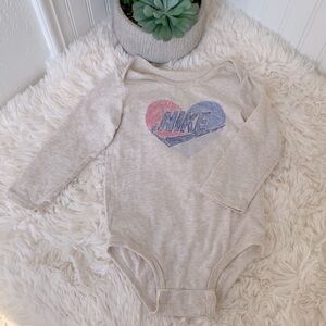 😍3 for $15💗18 Months Baby Girl bodysuit pajamas